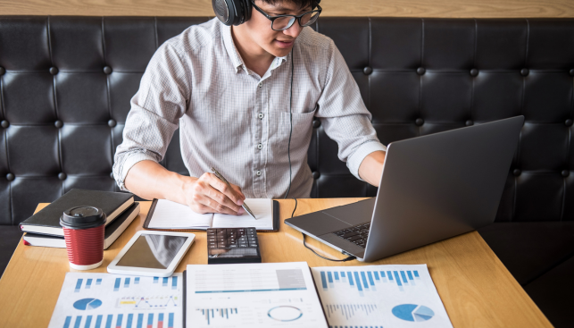 Airline Data Warehousing Case Study